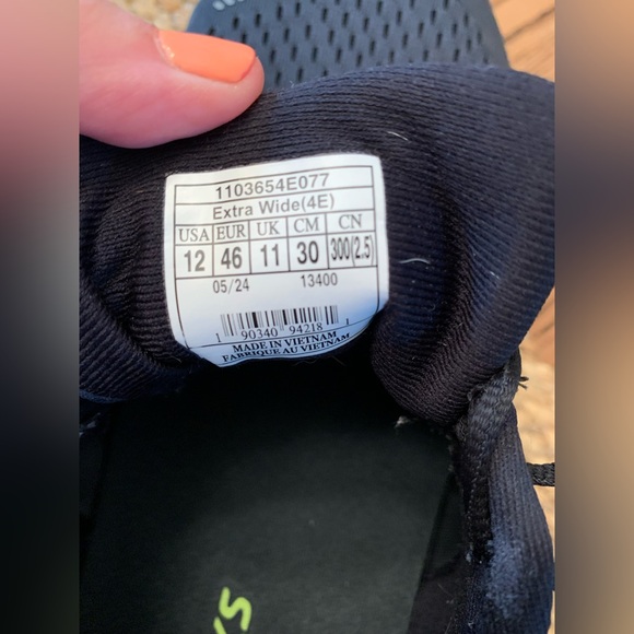 Men’s Brooks Addiction 15 GTS. Size 12 4E - Picture 10 of 11